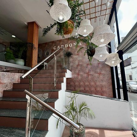 Hostal Residencia Cardona أرّاثيفي المظهر الخارجي الصورة