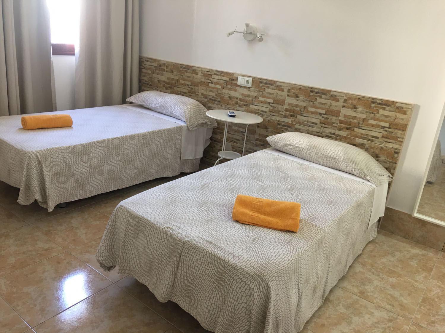 Hostal Residencia Cardona أرّاثيفي المظهر الخارجي الصورة